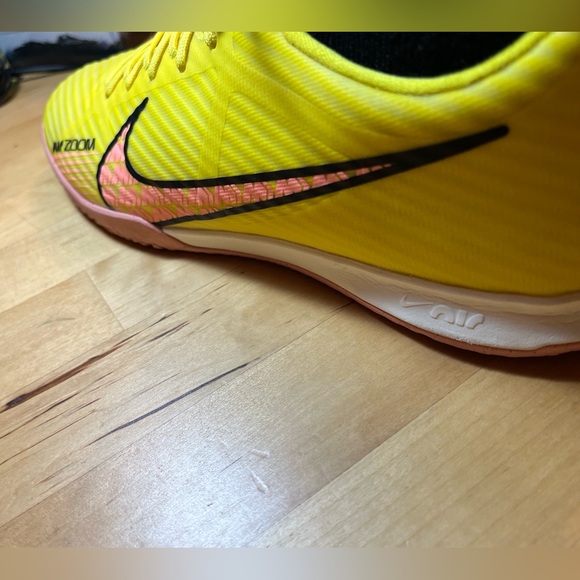 Nike Mercurials Indoor Soccer shoes /cleats - Picture 6 of 6